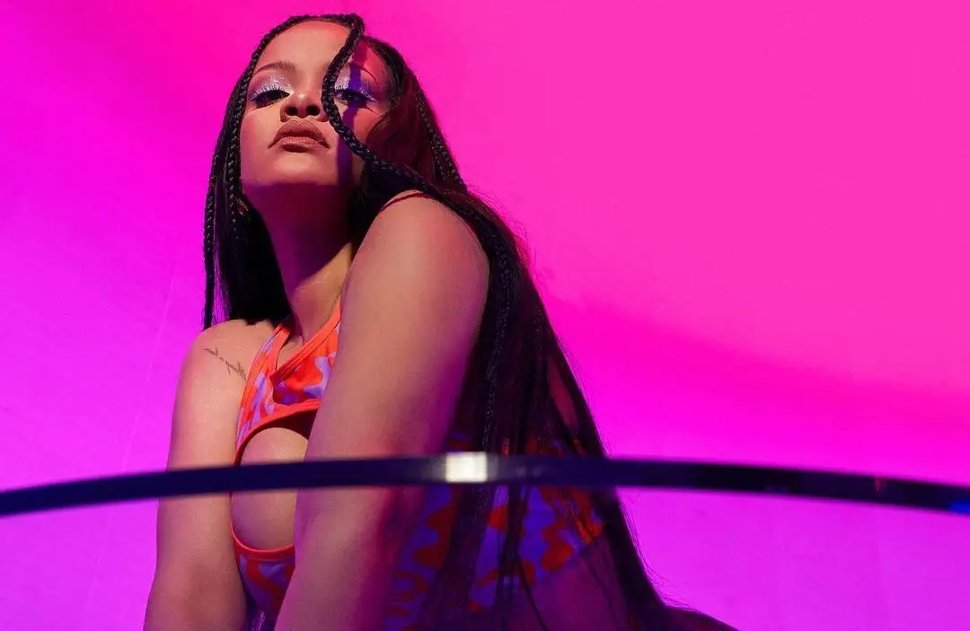 Rihanna partilha vídeo ternurento com o filho