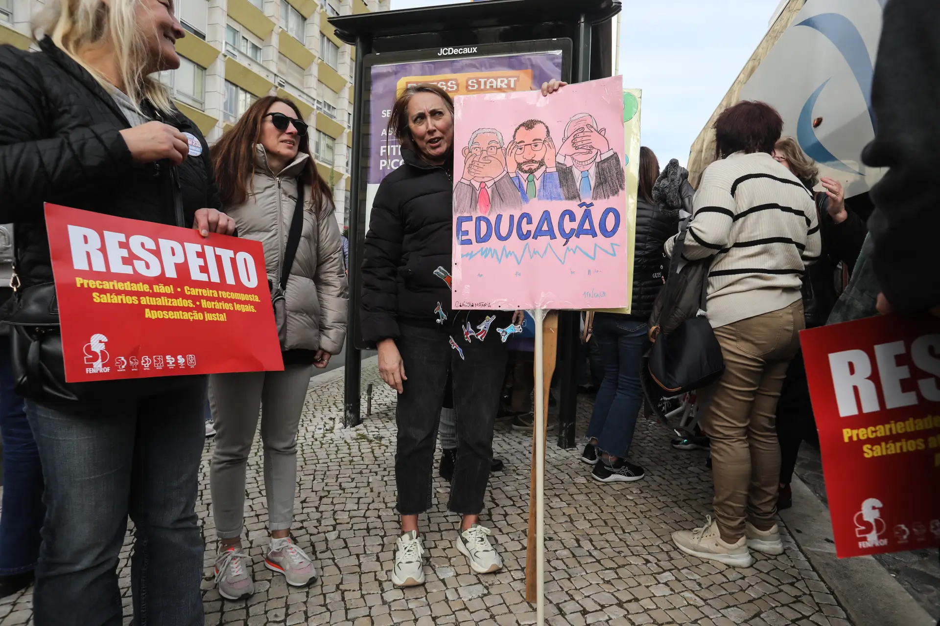“Não paramos”: milhares de professores protestaram em Lisboa, poucos têm esperança no Governo [com fotogaleria]