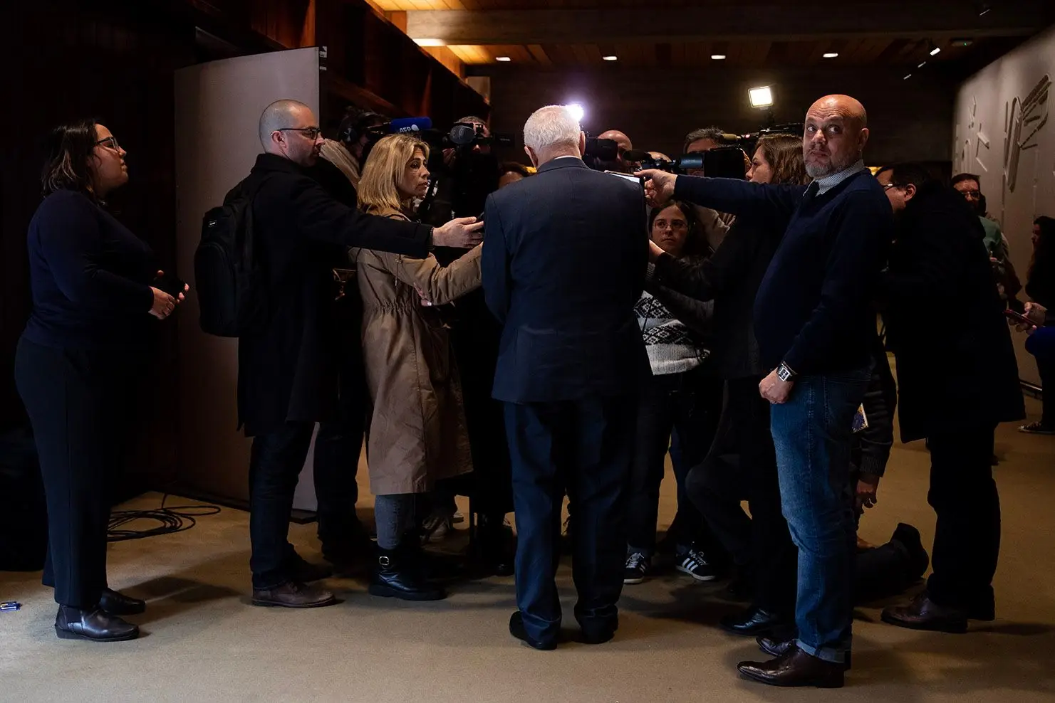 Bispo Ornelas questionado pelos jornalistas no final da apresentação do relatório na Fundação Calouste Gulbenkian