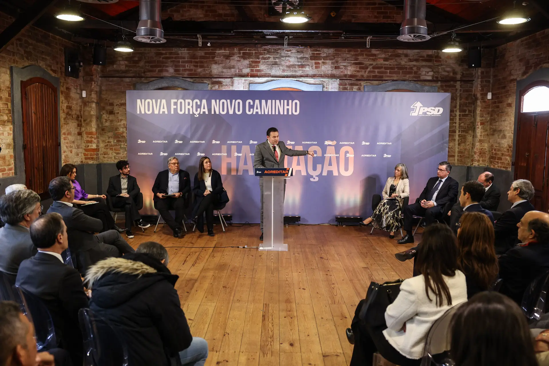 PSD antecipa-se ao Governo e apresenta 20 medidas para relançar a habitação