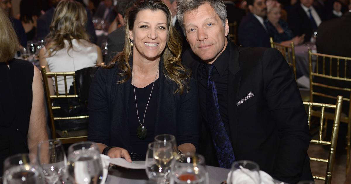 “Não fui nenhum santo”: Jon Bon Jovi admite ter traído Dorothea Hurley, sua mulher há 34 anos