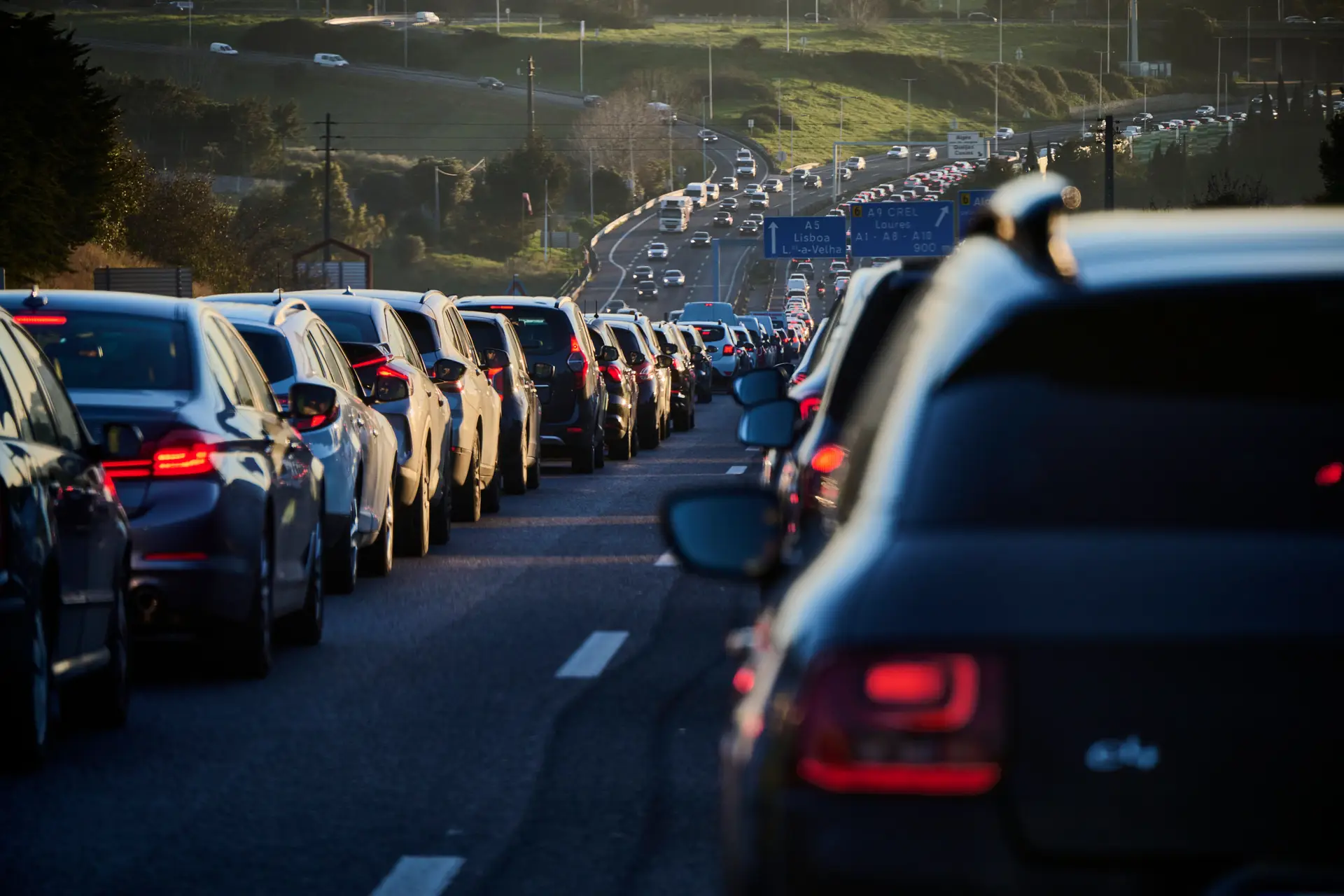 Depois da Alemanha, também a Itália se revela contra o fim dos carros poluentes na Europa