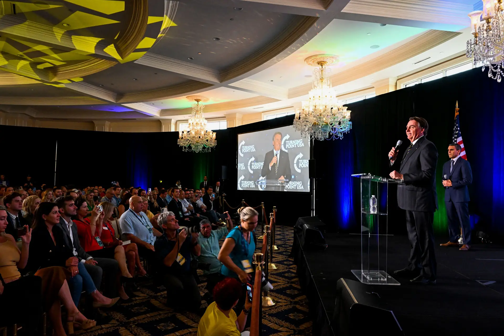 Jair Bolsonaro num encontro de apoiantes de Donald Trump em Miami, Florida 