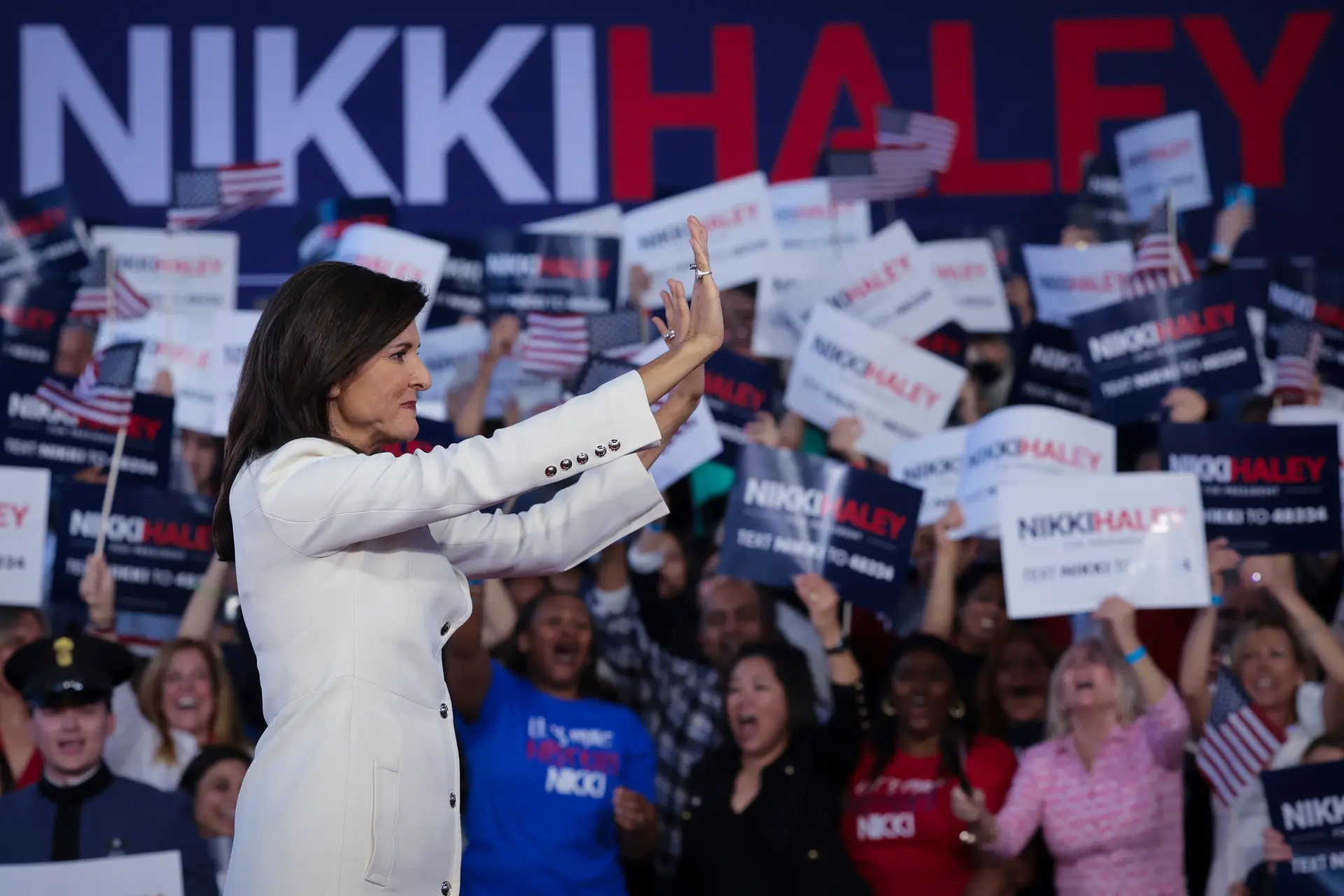 Nikki Haley apresentou a sua candidatura à Casa Branca em Charleston, na Carolina do Sul, estado de que foi governadora
