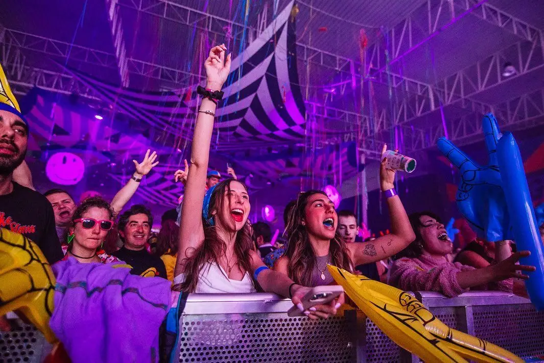 "Morangos com Açúcar, Avril e Britney": festas Revenge of the 2000 chegam a Guimarães e Santarém