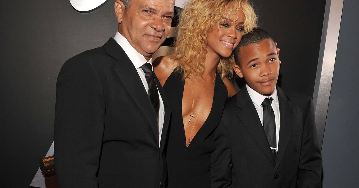 Pai de Rihanna só descobriu que a filha estava grávida durante a Super Bowl