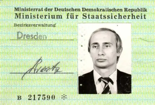 Quem é Vladimir Putin (parte 1)? De espião na Alemanha de Leste até ao poder conquistado de mão dada com o terror