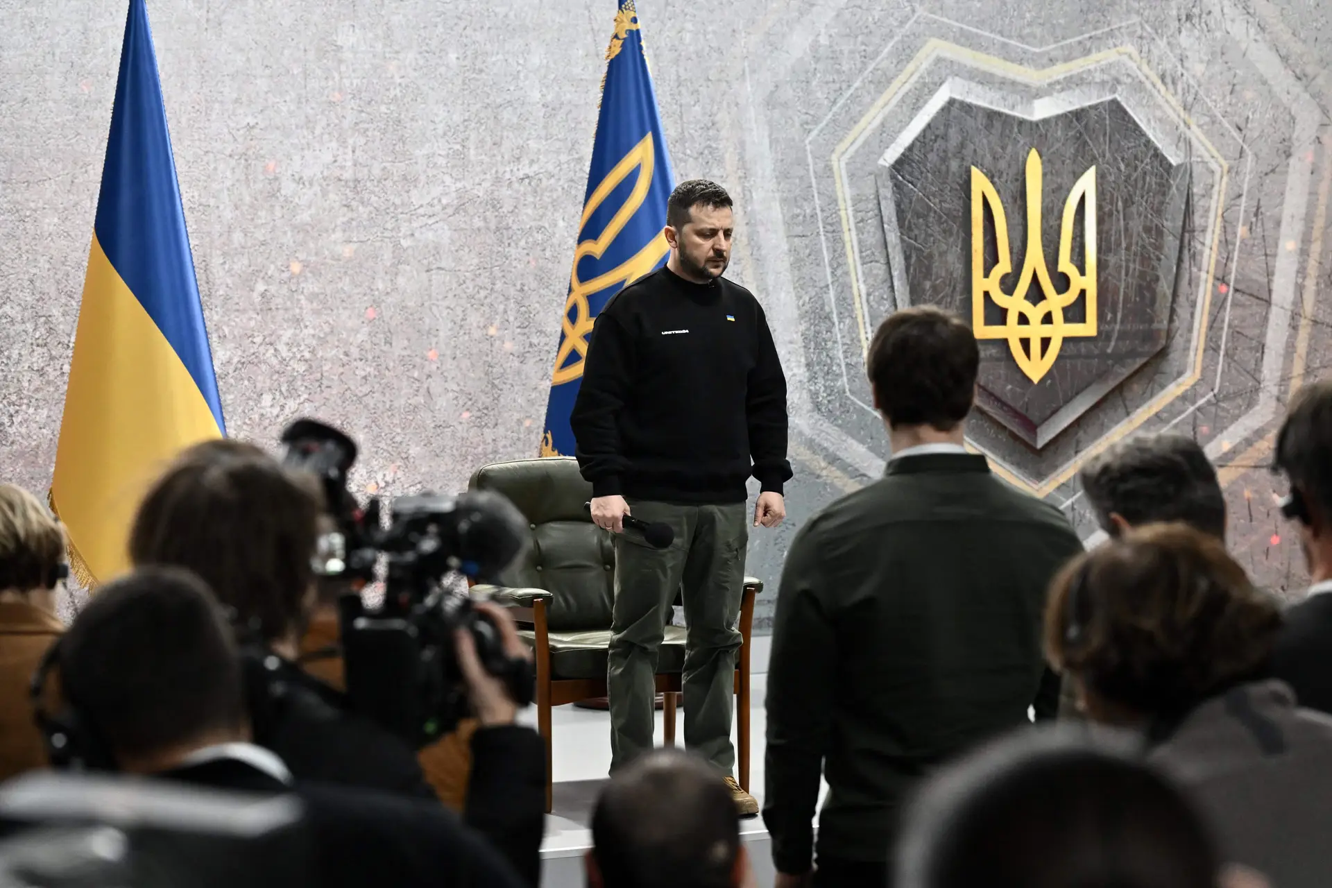 Zelensky, um ano de guerra depois: a confiança na vitória, o desejo de uma "conferência de paz" e o "pior momento" em Bucha
