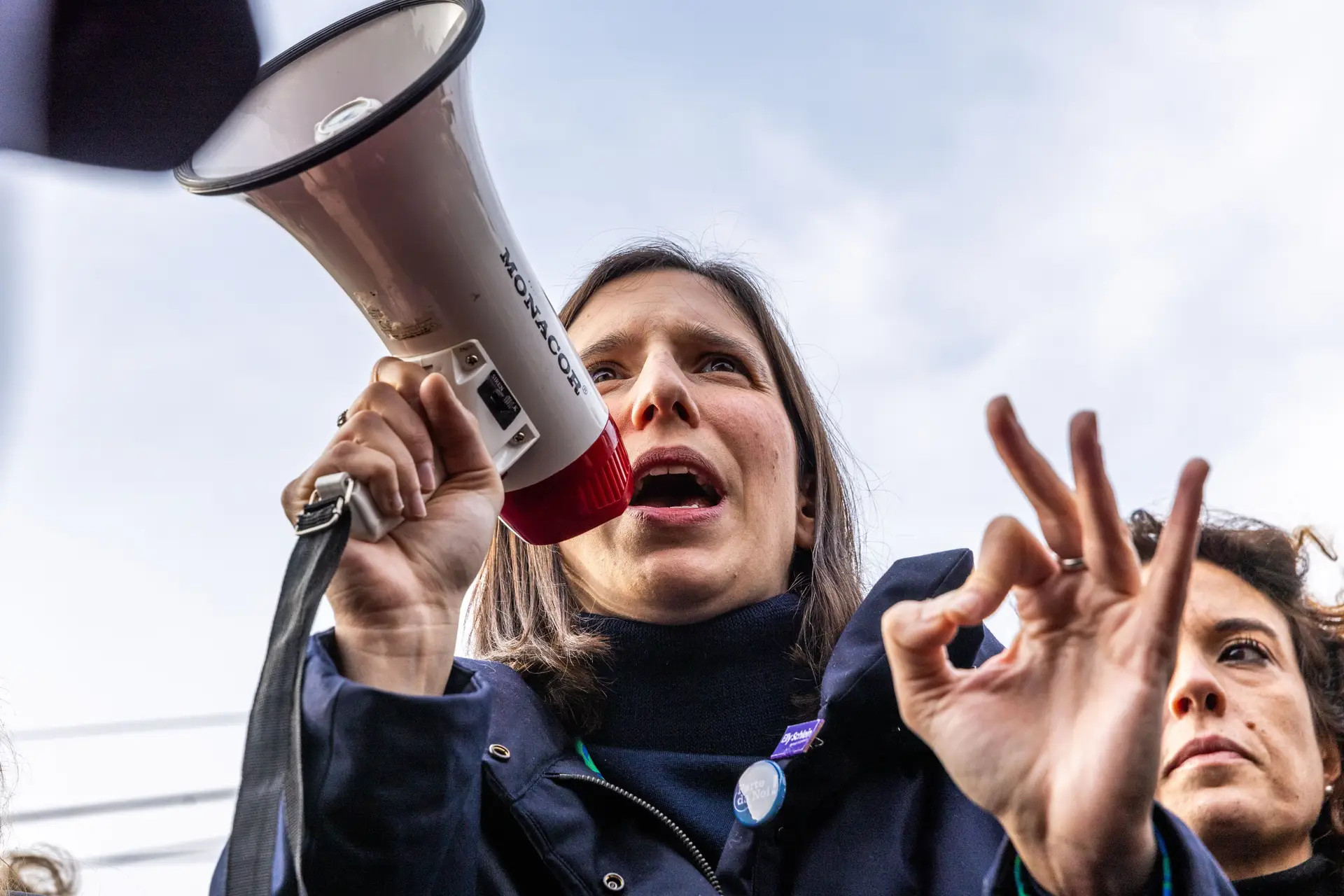 Elly Schlein é a primeira mulher a chefiar o Partido Democrata italiano