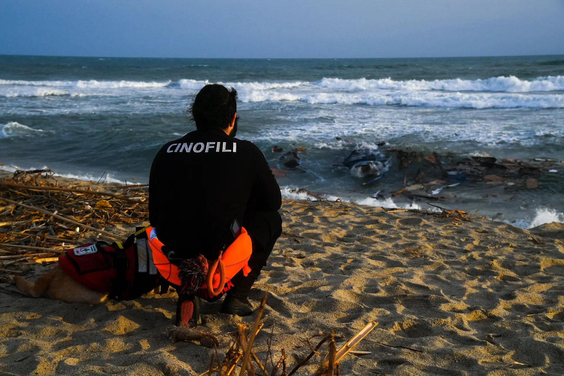 Migrações: Cerca de 500 migrantes chegaram à costa italiana nas últimas horas