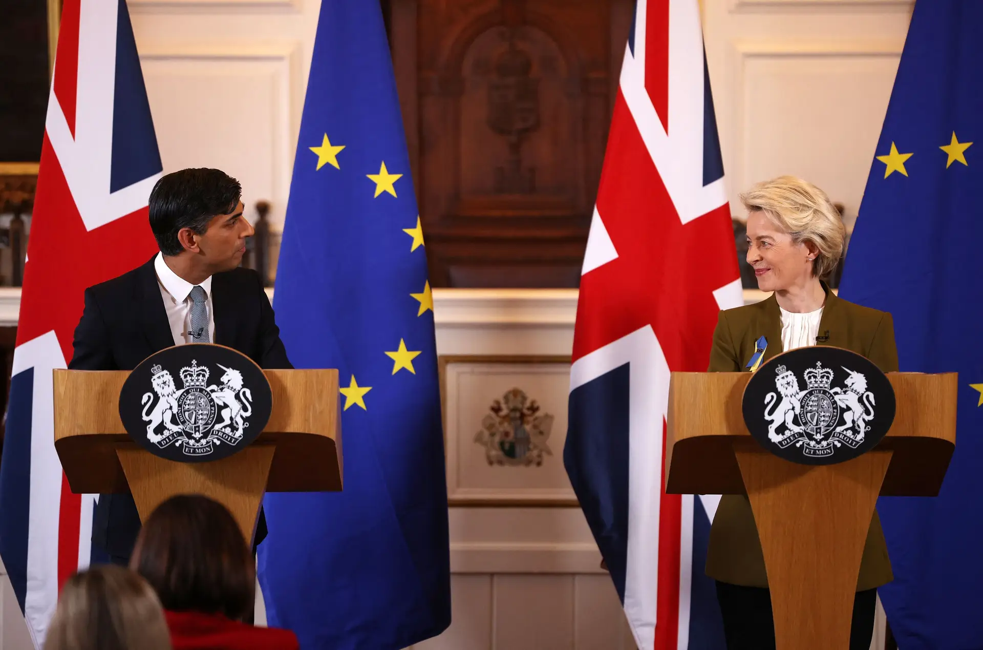 Rishi Sunak e Ursula von der Leyen anunciaram o novo acordo em Windsor 