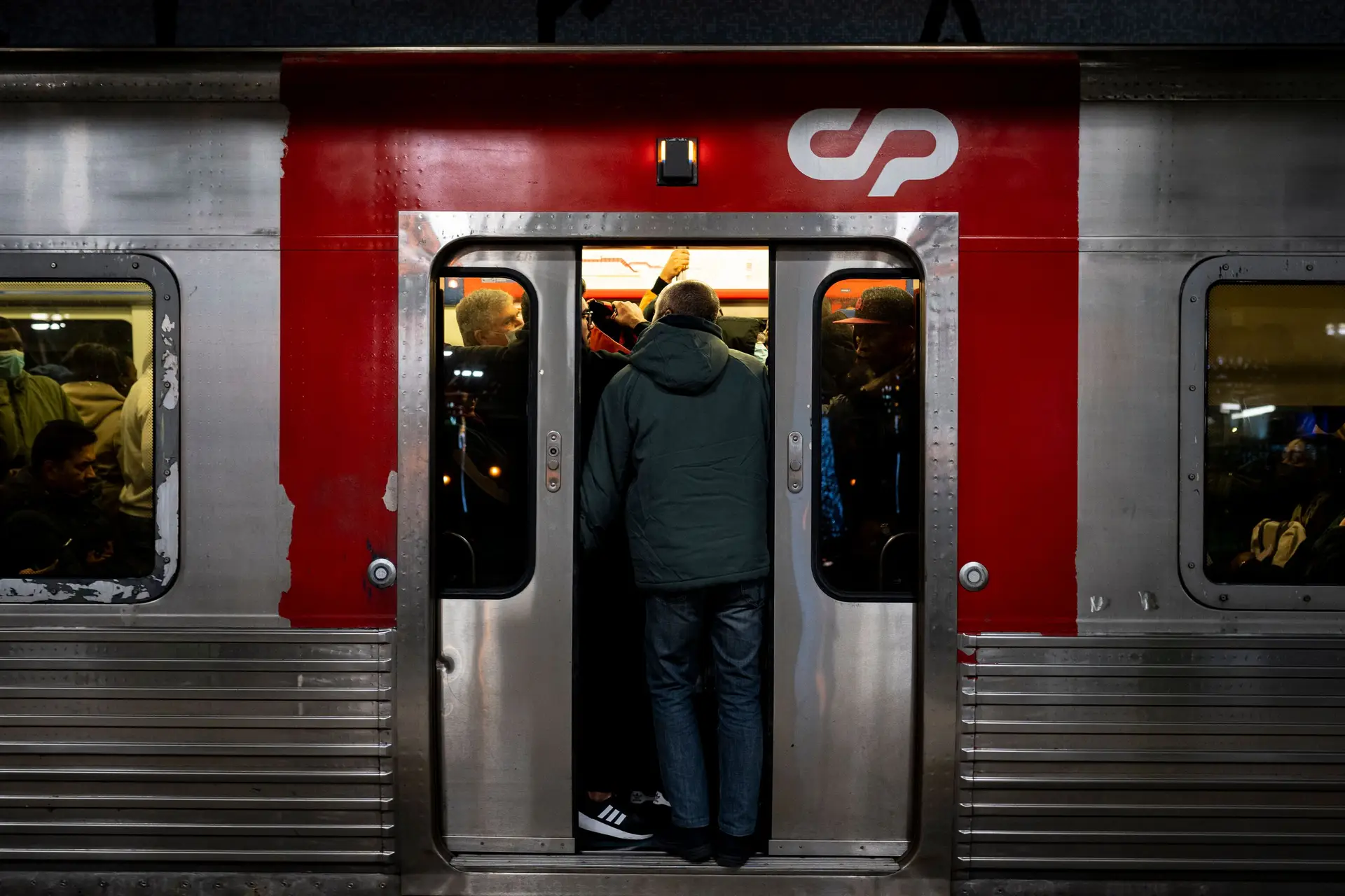 Greve na CP suprimiu 59 comboios até às 8h