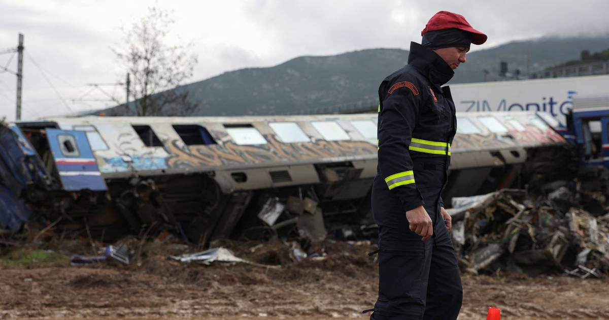 Governo grego pede prioridade na investigação criminal de acidente ferroviário