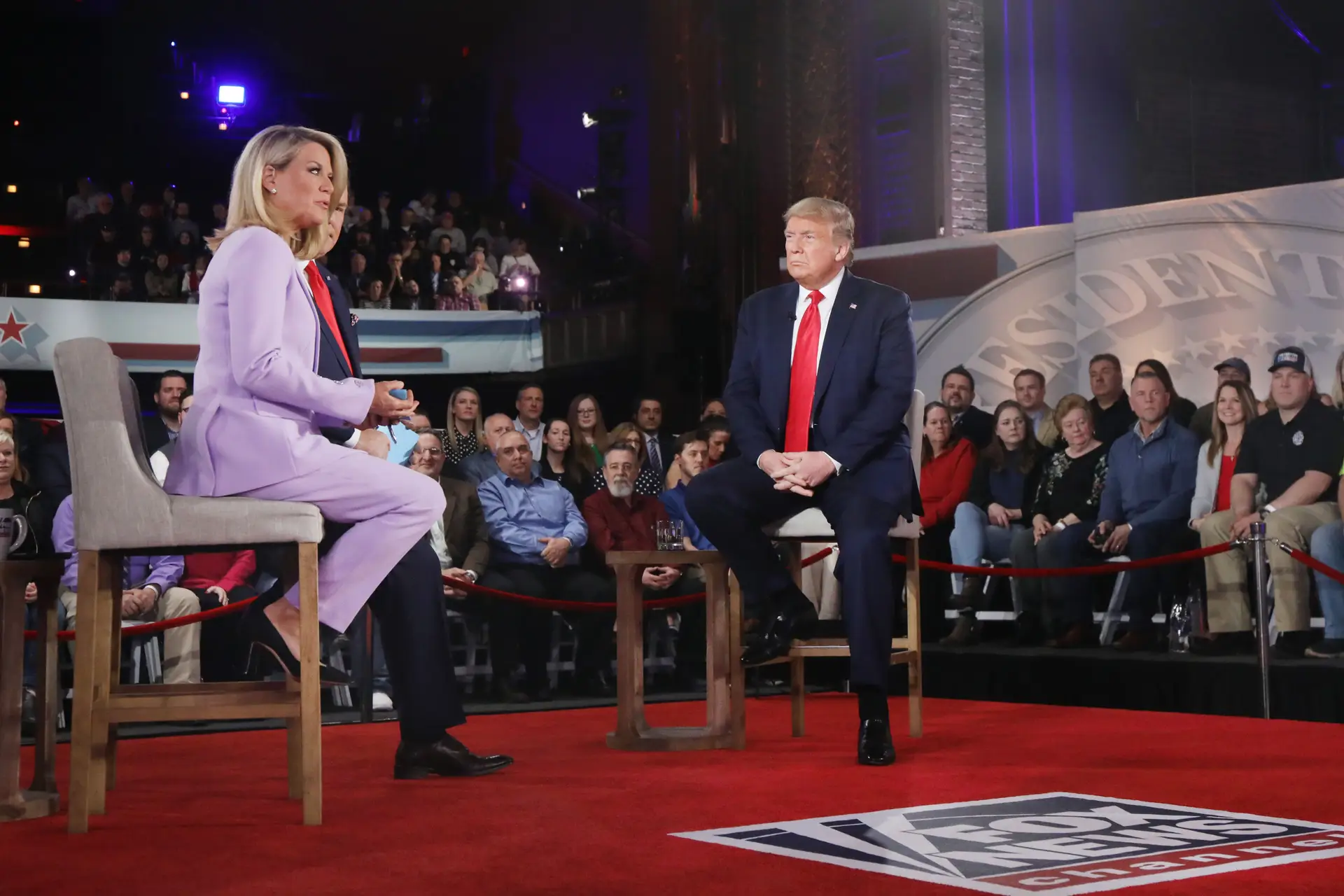 Trump “cada vez mais louco”: como um processo contra a Fox News mostra a diferença entre o que se passava à frente e atrás das câmaras
