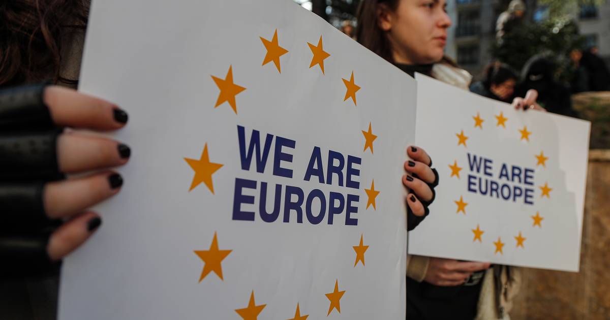 Geórgia: Resistência à lei de inspiração russa simbolizou a vontade de adesão à União Europeia