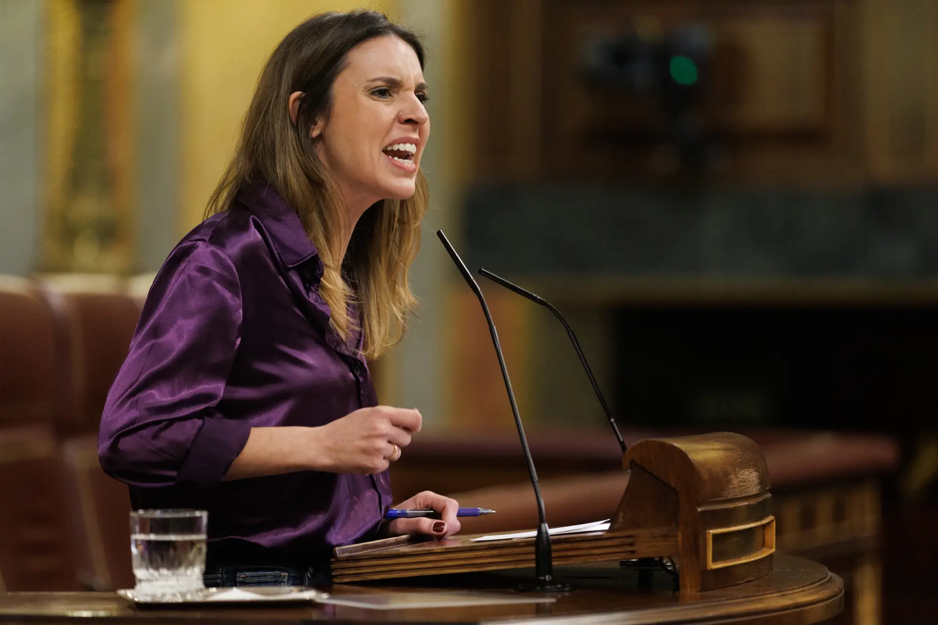 A ministra da Igualdade, Irene Montero, não gostou de ver o primeiro-ministro Pedro Sánchez corrigir a lei contra os abusos sexuais de que é autora 