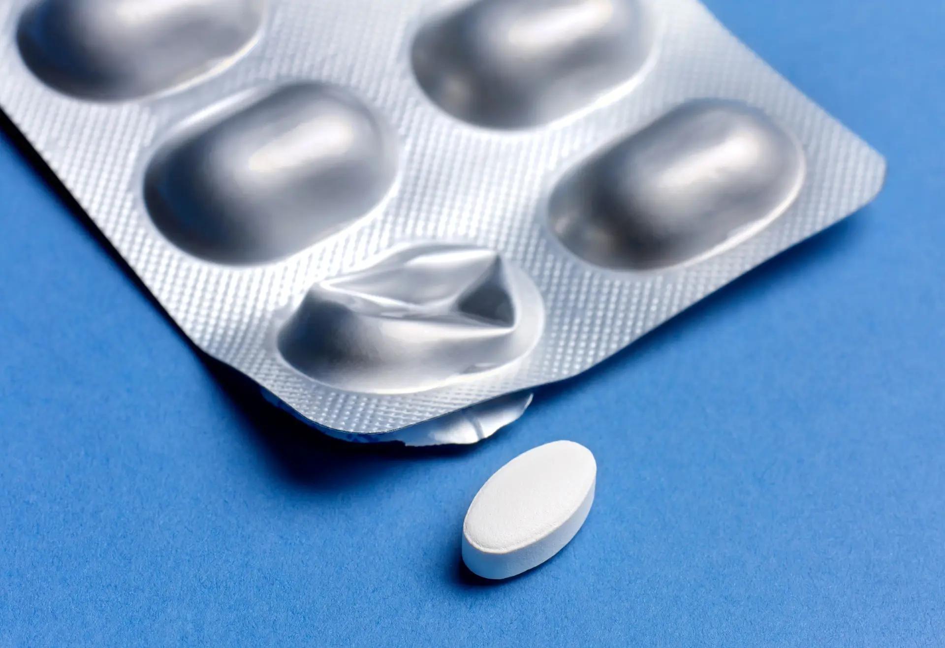 Para evitar ruturas de stock, Infarmed proíbe exportação de 130 medicamentos: analgésicos e antipiréticos estão na lista