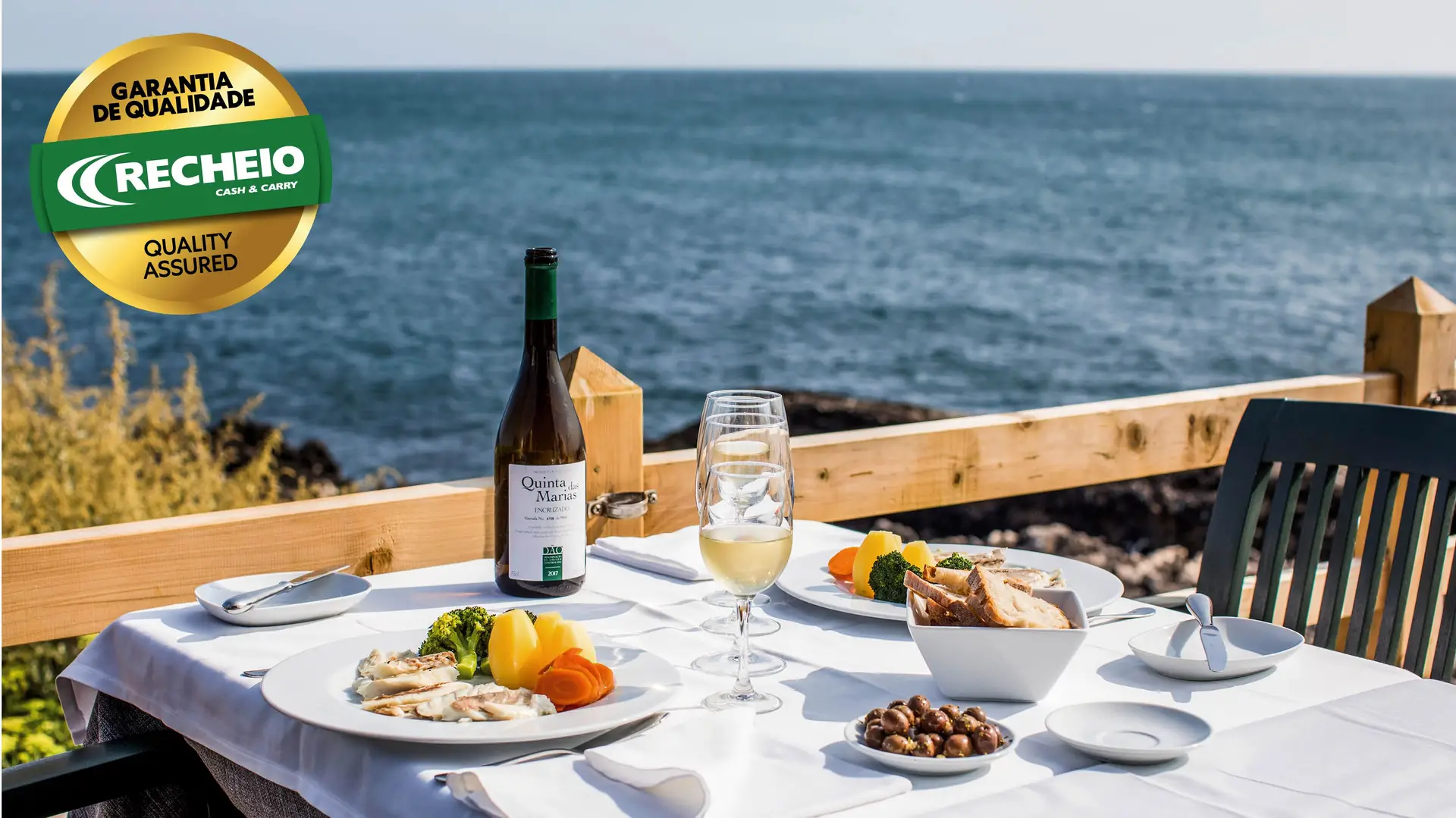 Onde os peixes e mariscos são as estrelas à mesa