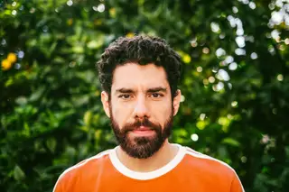 Luca Argel conta-nos a história de Sabina, a mulher negra que vendia laranjas: uma fábula intemporal, um disco (e BD) irresistível