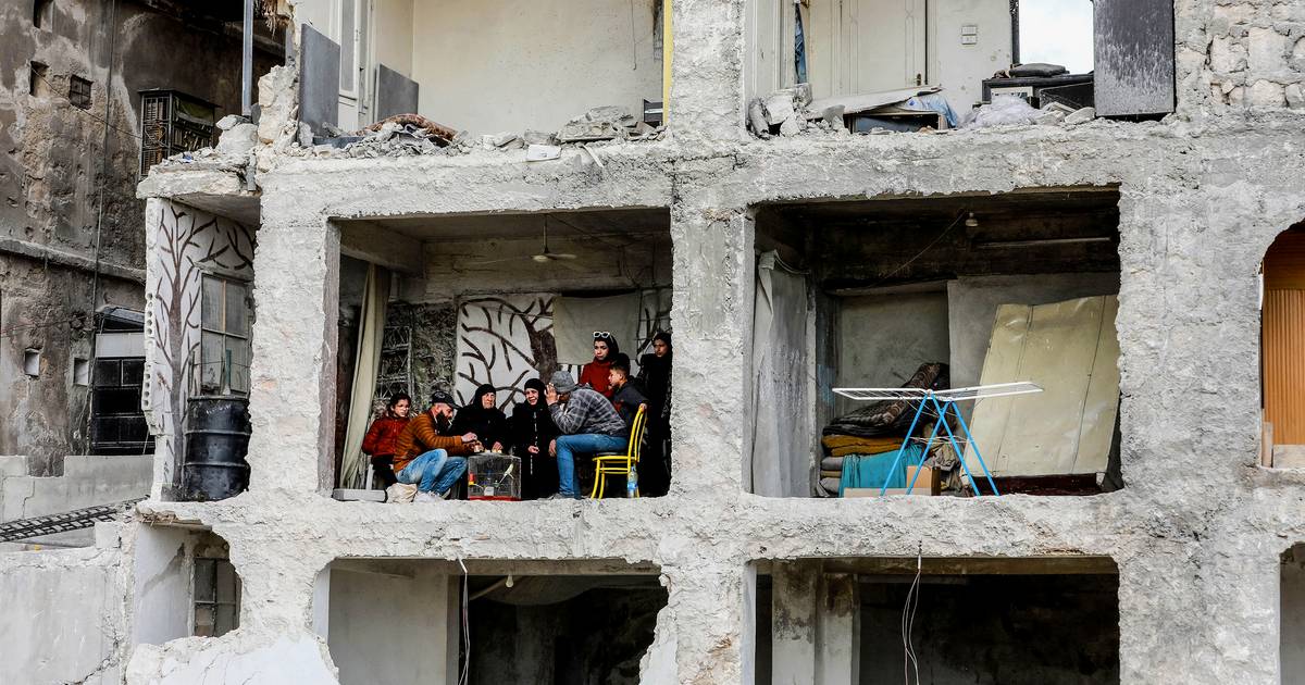 12 anos de guerra na Síria. Turquia, Estados Unidos, Rússia, Irão: todos lá estão, ninguém ajuda