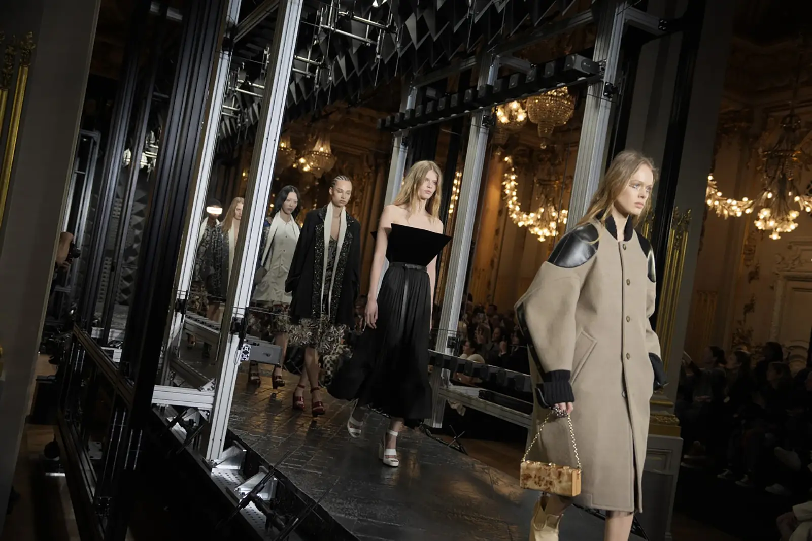 Louis Vuitton, Balenciaga e Valentino mostram a moda para a temporada mais  fria do ano