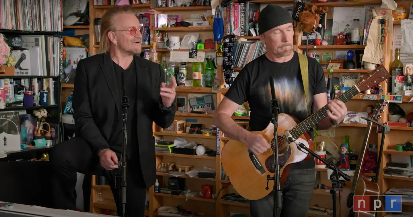 “Estes tipos deveriam formar uma banda”: a atuação intimista dos U2 a dois no Tiny Desk Concert