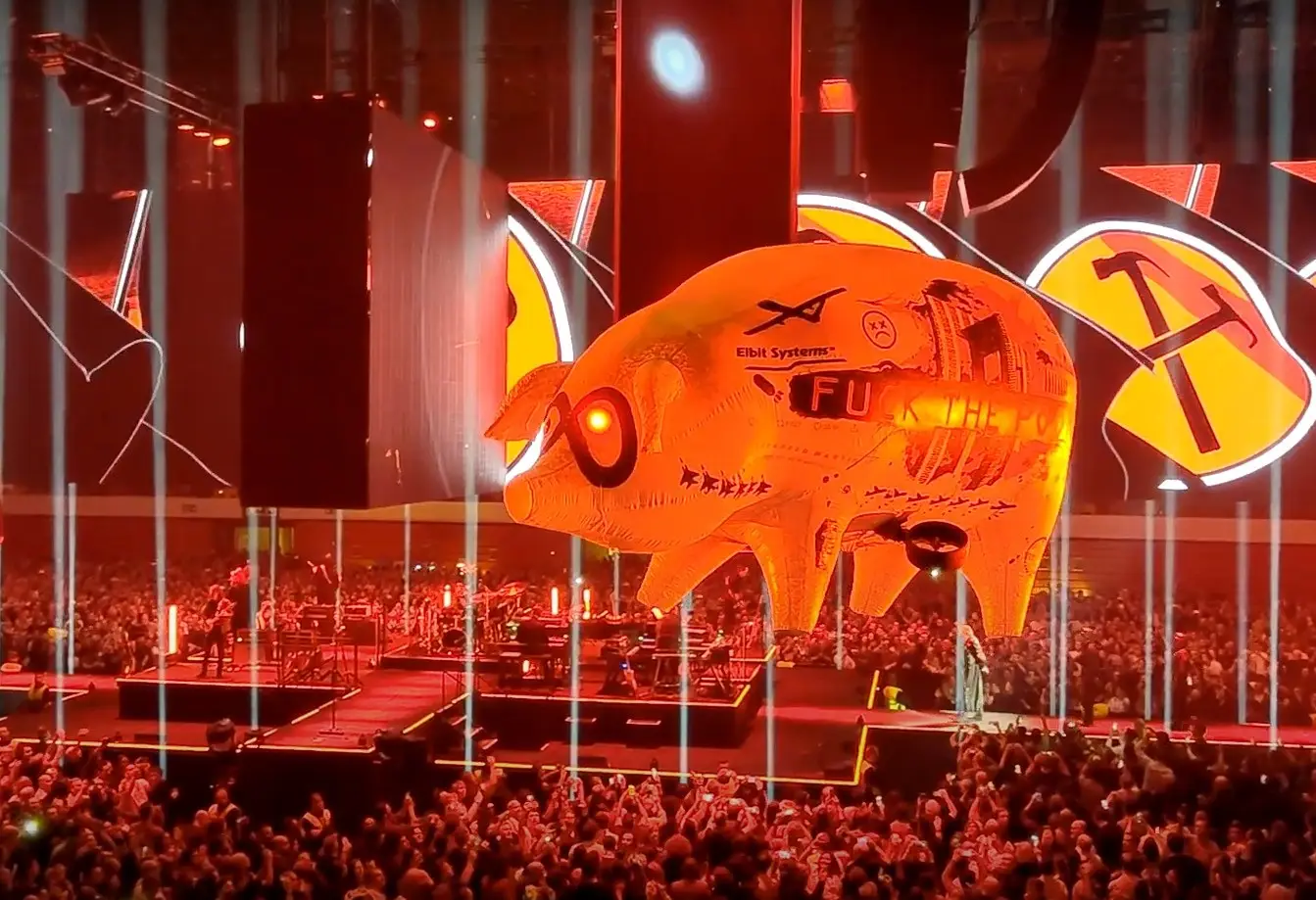 Roger Waters contra tudo e contra todos na Altice Arena: os vídeos de uma noite onde não houve canções de amor