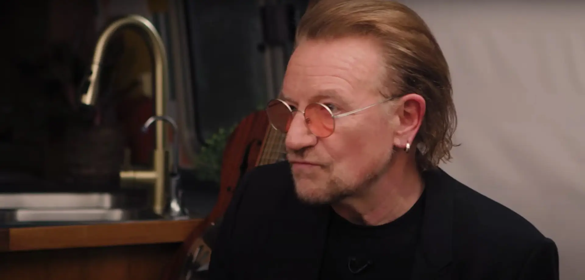 Bono pede desculpa por... ser Bono