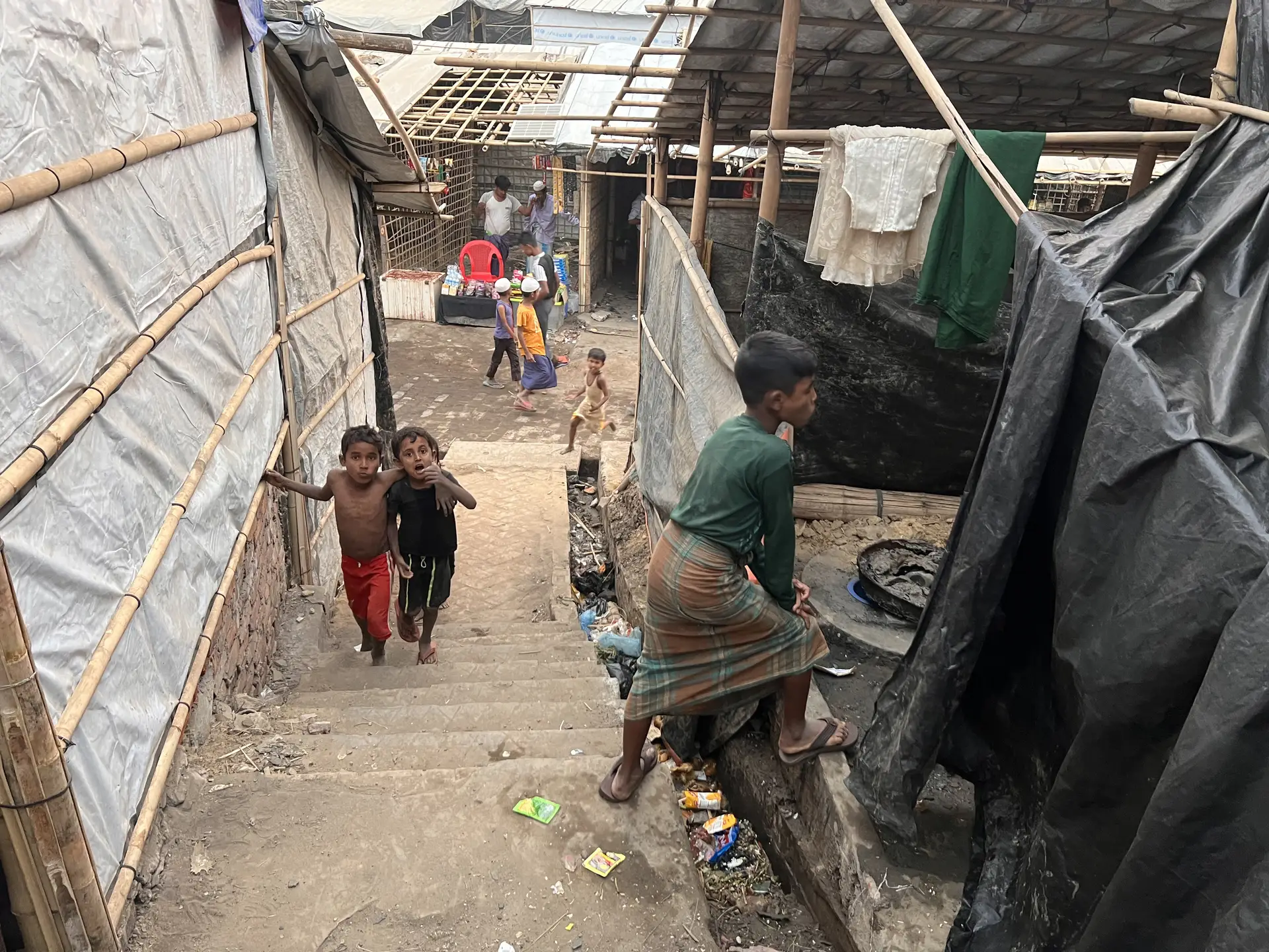 Campo de refugiados birmaneses no Bangladesh 