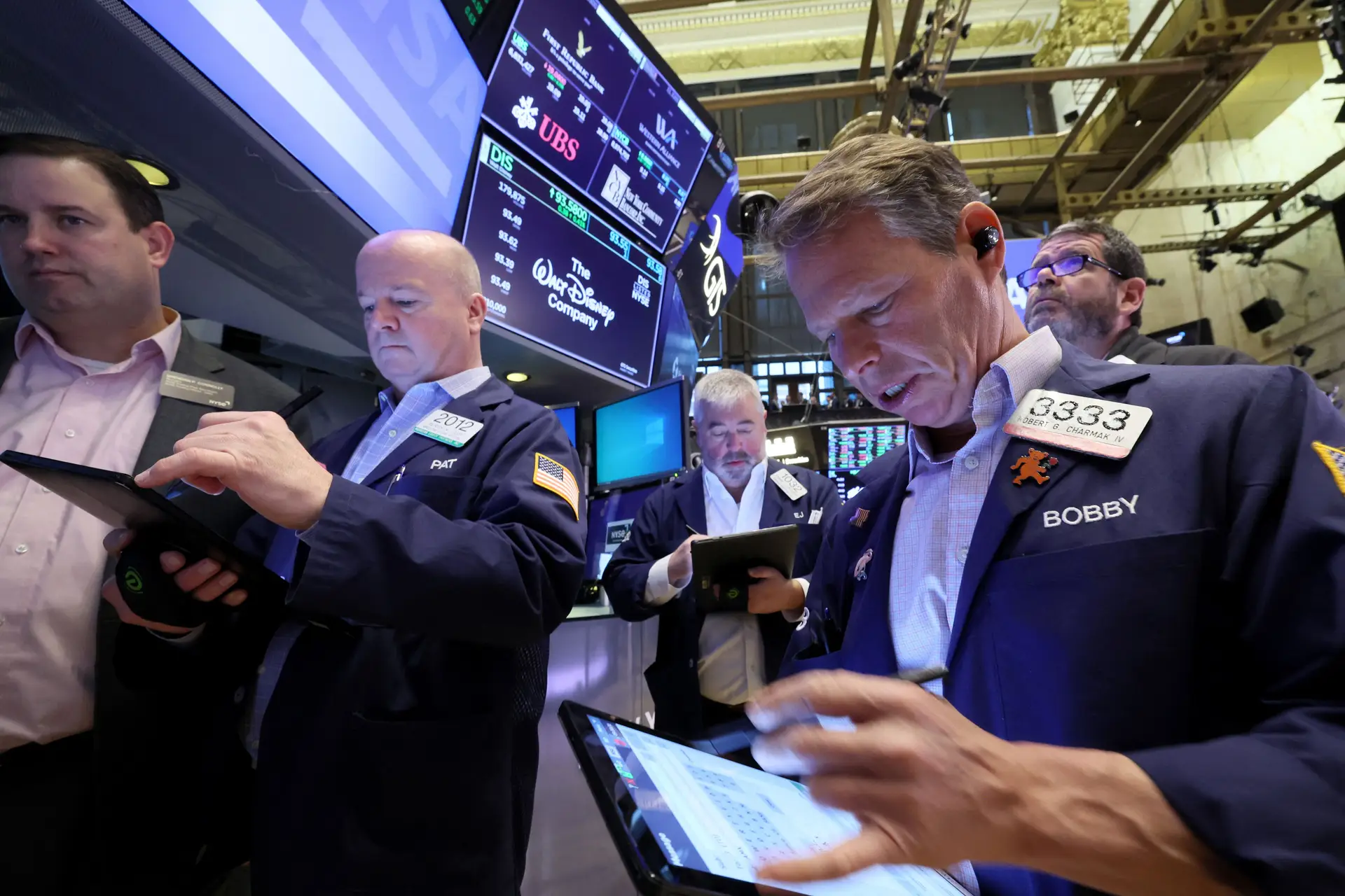 Ganhos nas bolsas sobem 4,1% em fevereiro, liderados por reviravolta na China