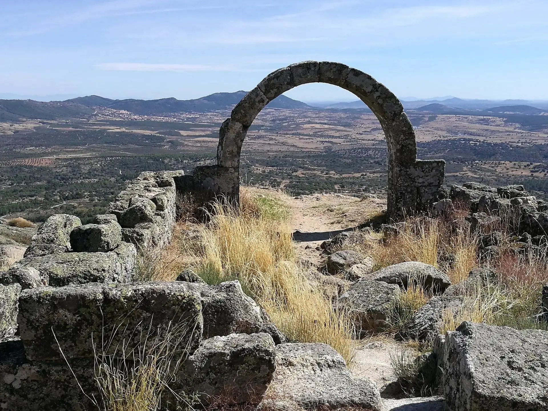 Entre a Rota dos Barrocais e os penedos gigantes de Monsanto