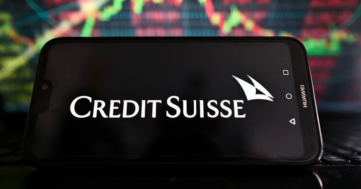Credit Suisse perde centenas de banqueiros por semana