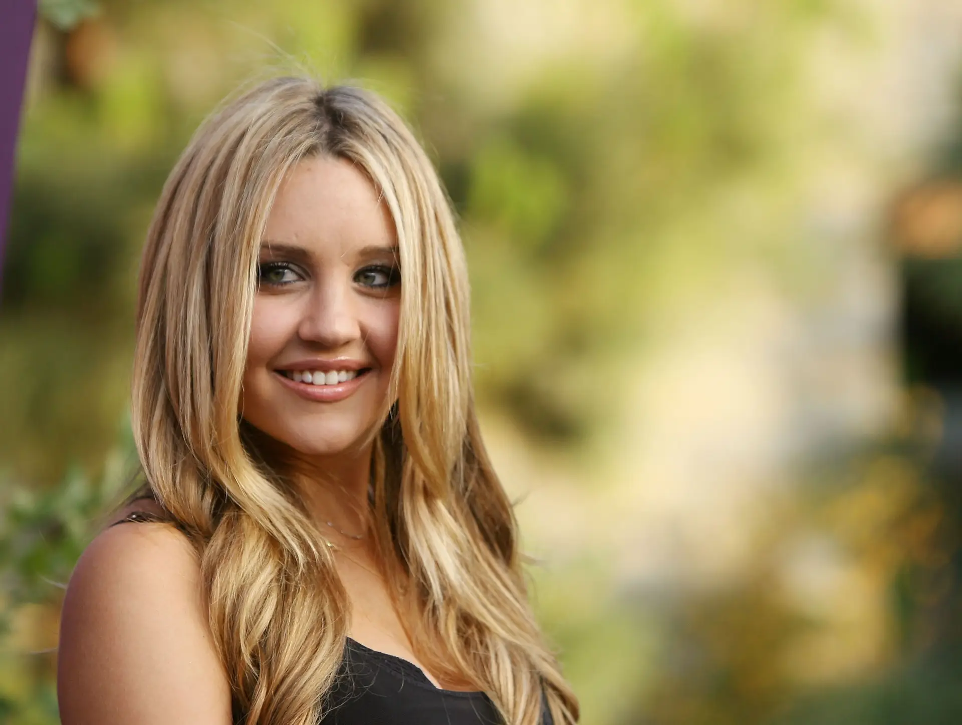Atriz Amanda Bynes internada em ala psiquiátrica depois de ser encontrada a vaguear despida pelas ruas