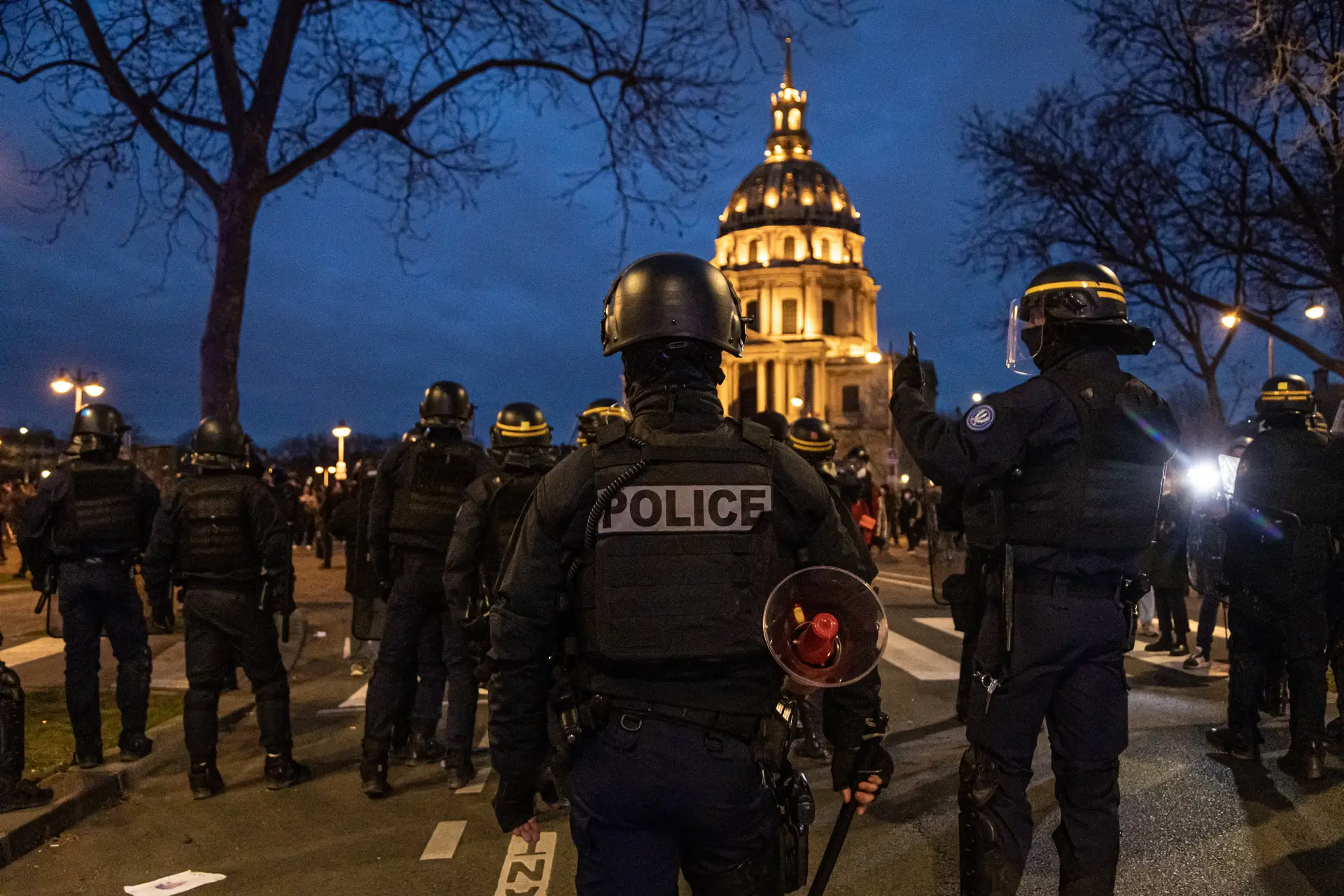 Polícia francesa deteve 300 pessoas nos protestos contra a reforma das pensões