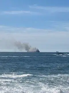 Foz do Douro: incêndio em navio está controlado, tripulantes retirados ilesos e não há focos de poluição [com vídeo]