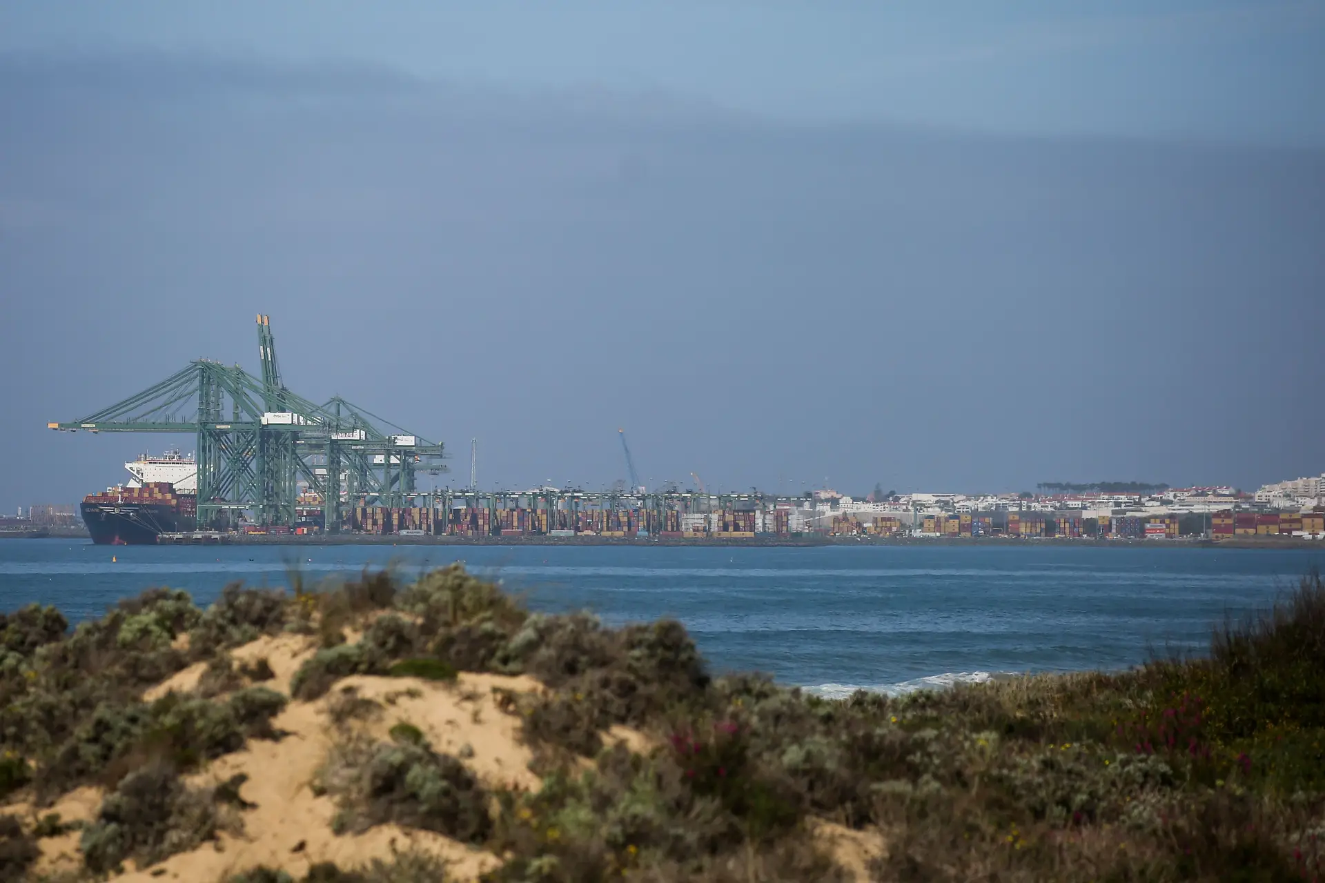 Sines: A porta de entrada dos fósseis procura a sua saída limpa