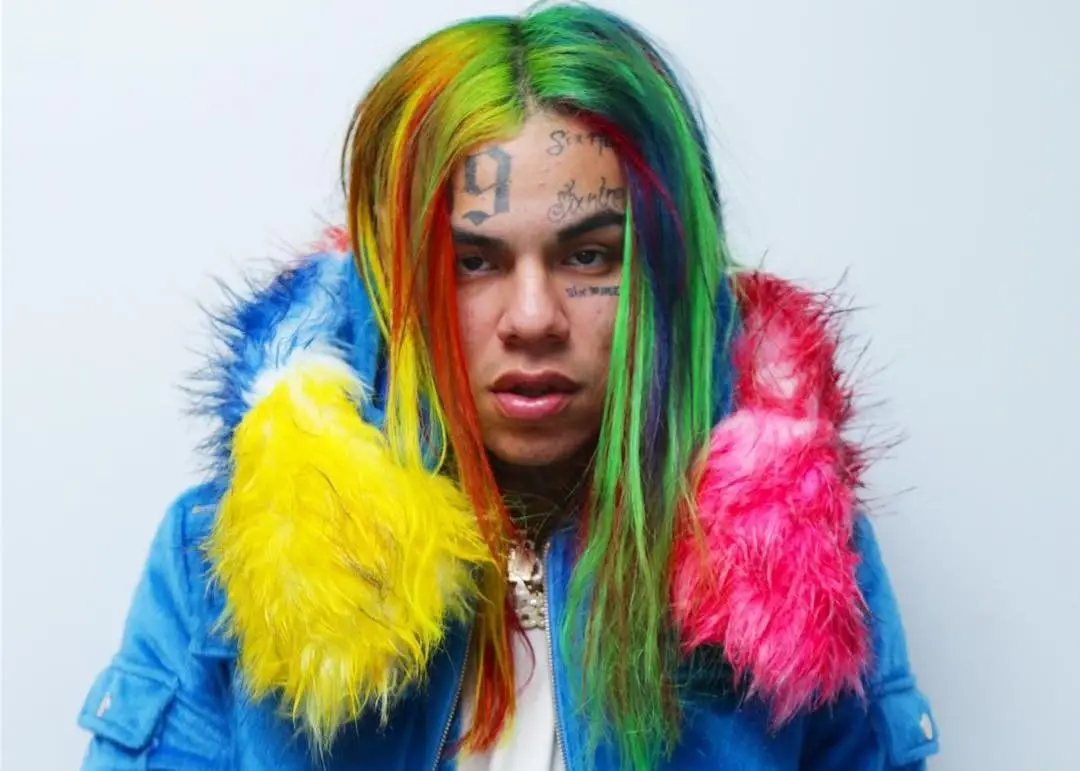 Guarda-costas de Tekashi 6ix9ine desafia agressores do rapper para um combate