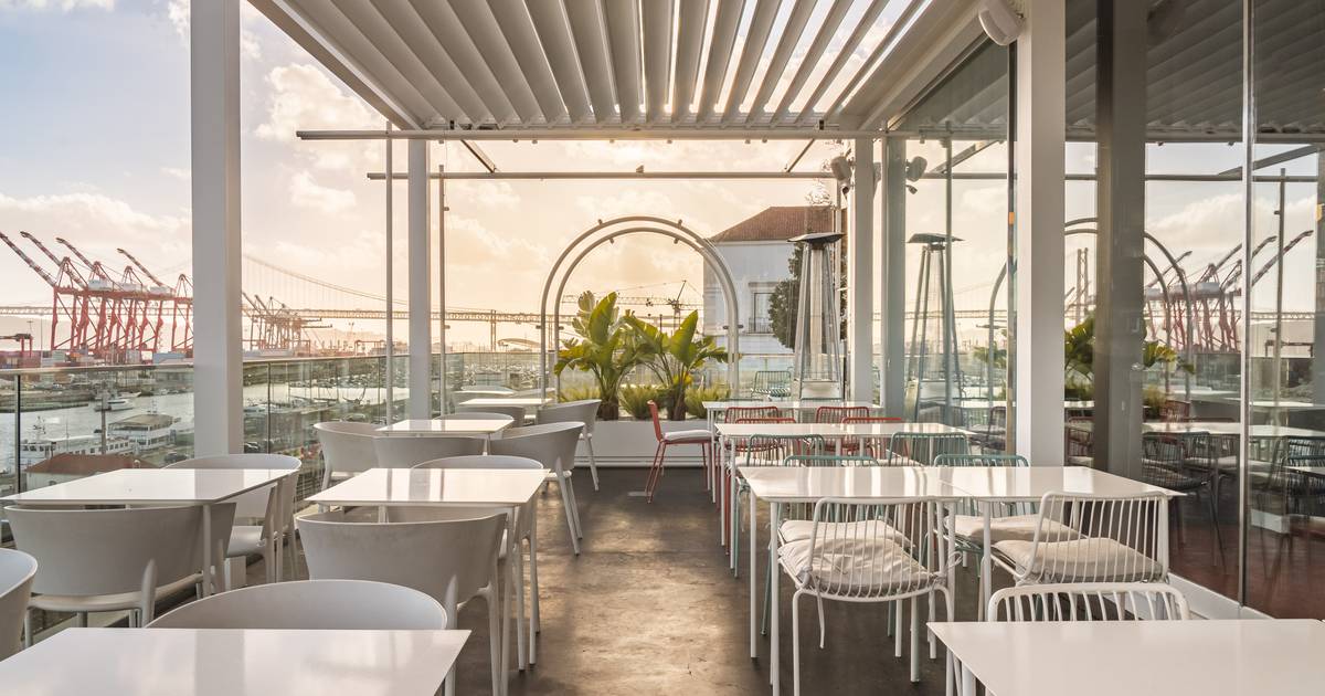 Com festas ao pôr-do-sol, dança e comida do mundo, novo restaurante em Lisboa convida a viajar com vista para o Tejo