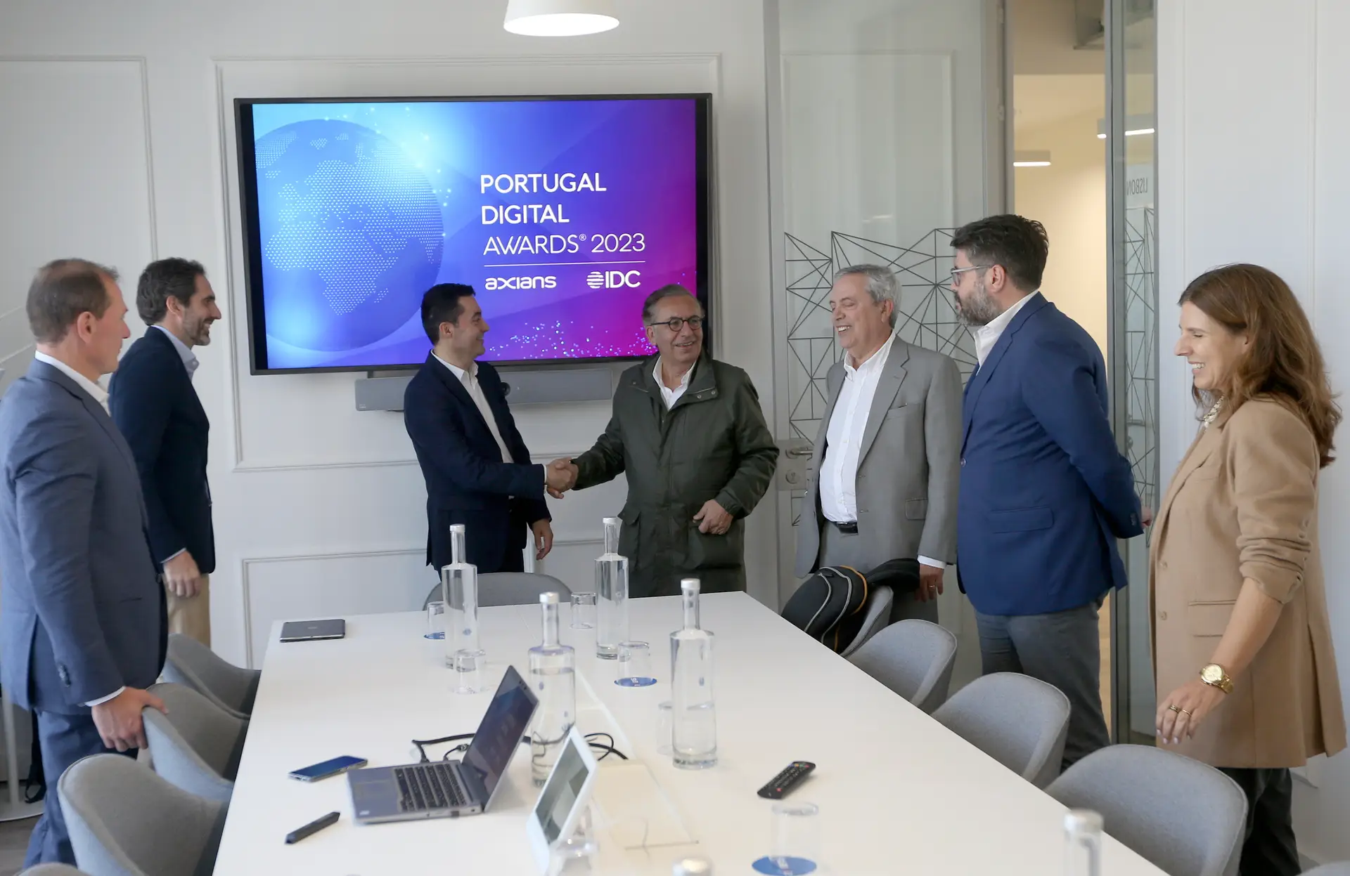 Júri e membros da organização durante a reunião antes do lançamento da nova edição dos Portugal Digital Awards