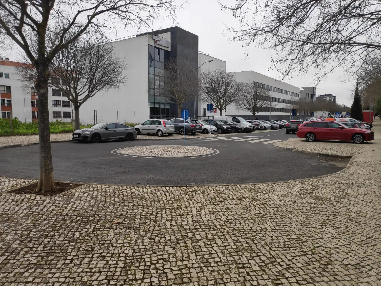 Moradores de Oeiras preparam manifestação caso não seja acatada a petição para retirar parquímetros junto ao Parque dos Poetas