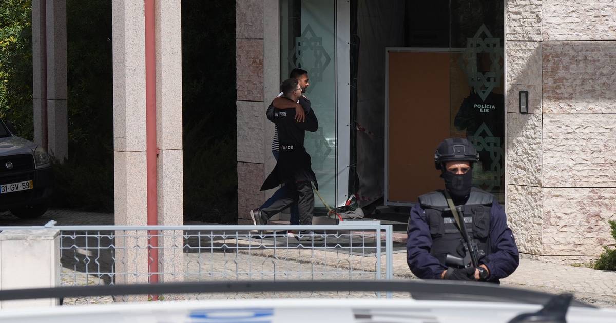 Duas mortes em ataque no Centro Ismaelita em Lisboa; PSP neutralizou atacante, que terá problemas mentais (com direto SIC Notícias)