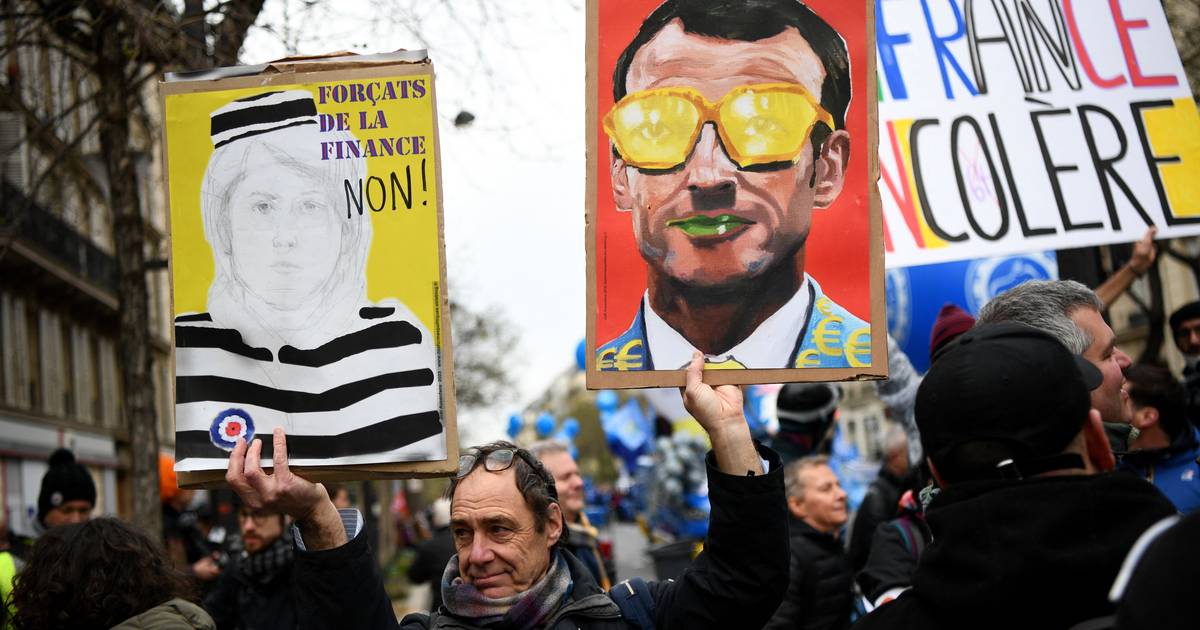 Idade da reforma em França: nova lei entra em vigor a 1 de setembro, Macron vai falar ao país