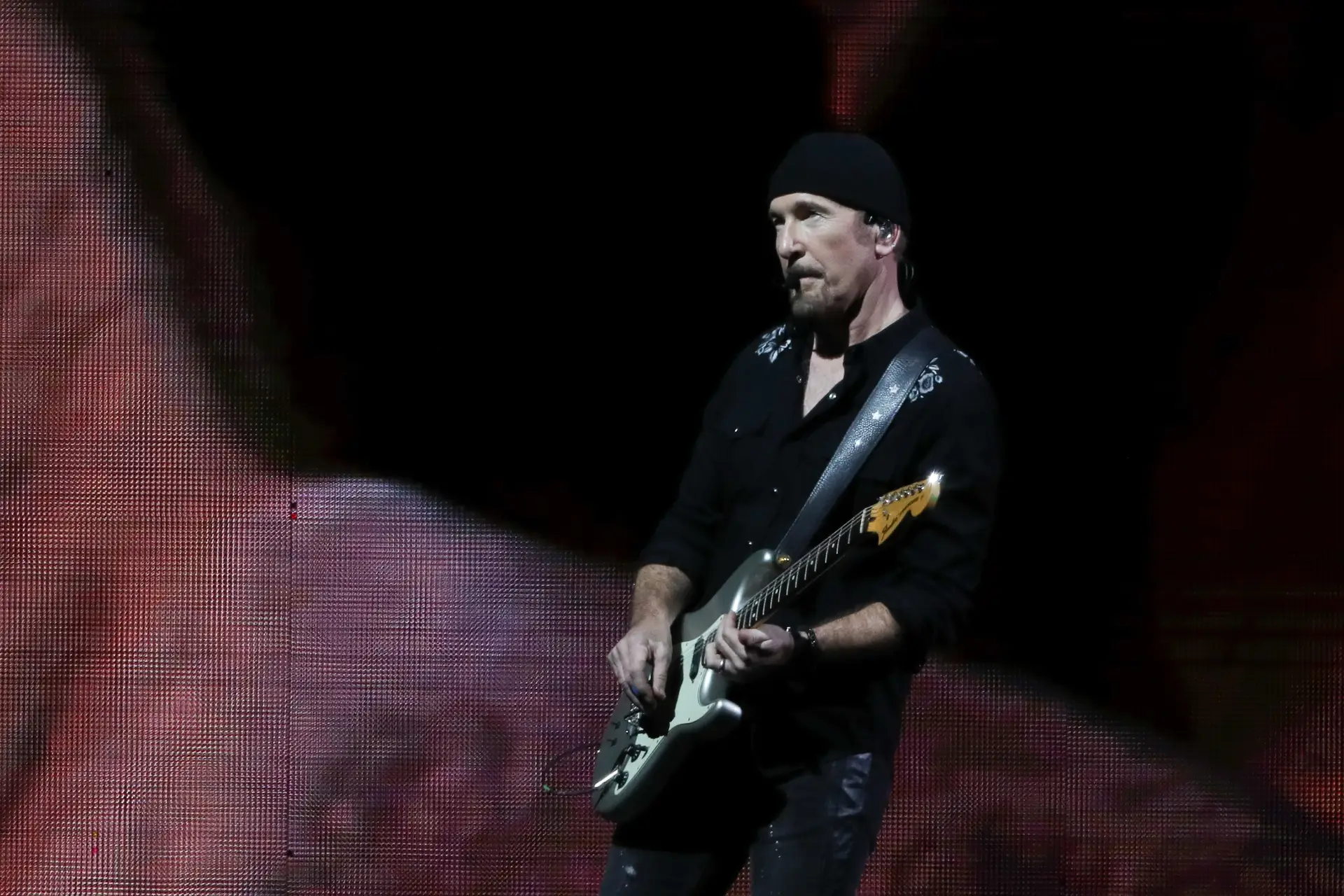 The Edge quer que os U2 estejam “na vanguarda do ressurgimento das guitarras”
