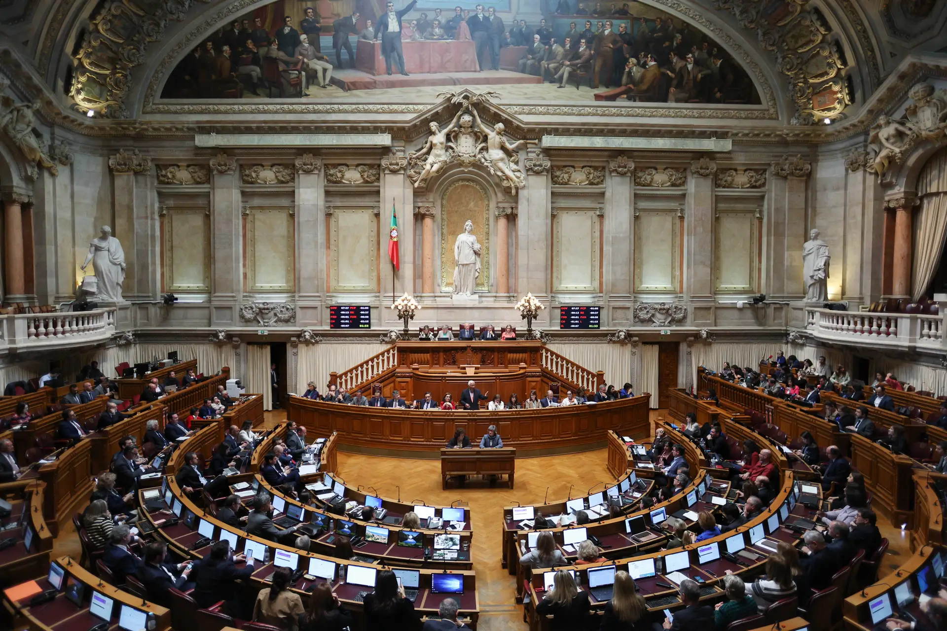 Eutanásia aprovada pela quarta vez no Parlamento, próxima palavra é de Marcelo