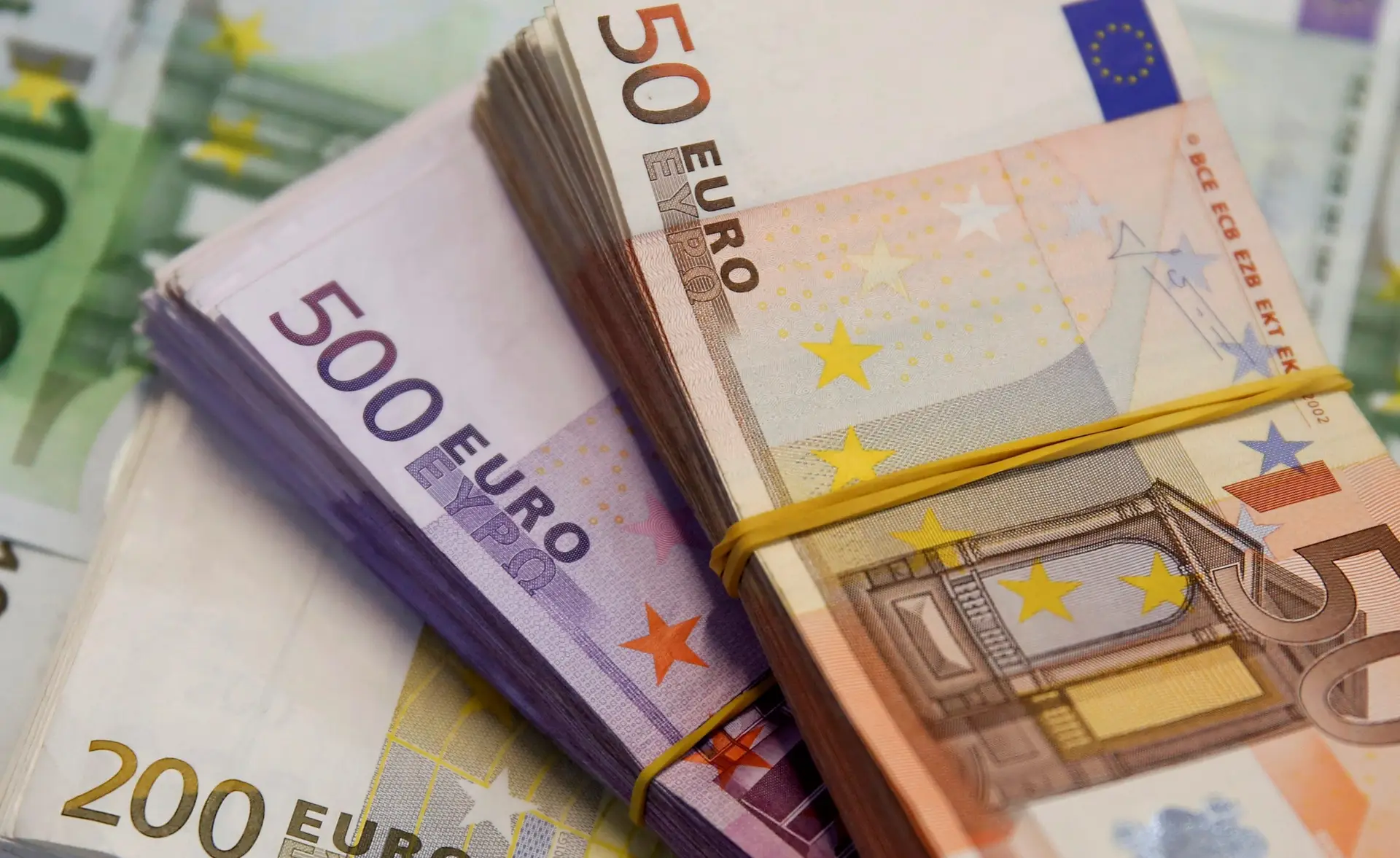 Crescimento do PIB na zona euro abranda para 1% no primeiro trimestre