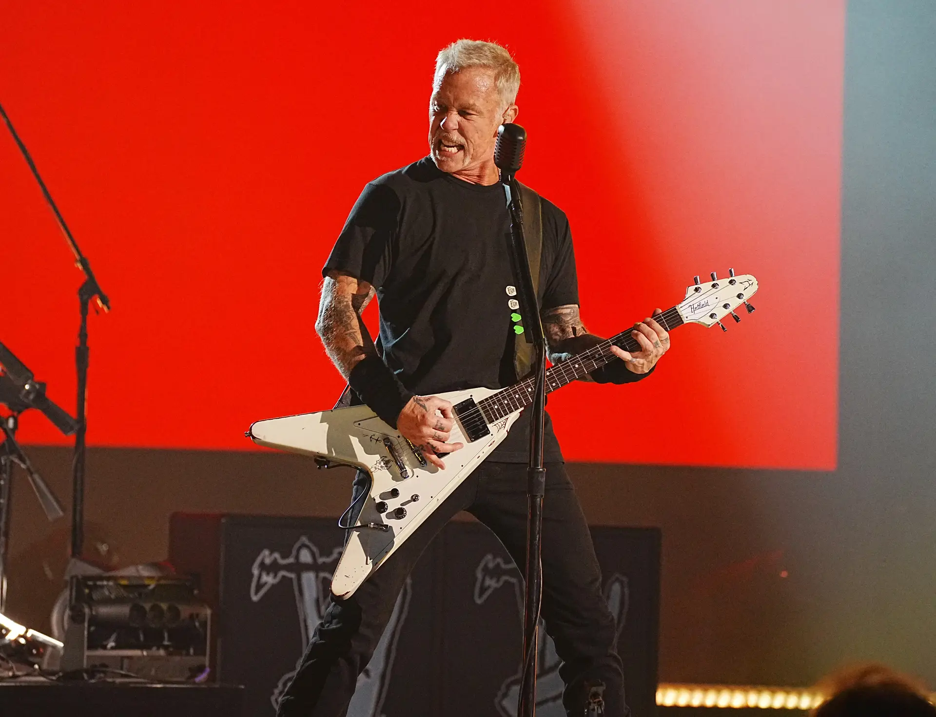 James Hetfield, dos Metallica, anuncia novo livro: será sobre as suas guitarras