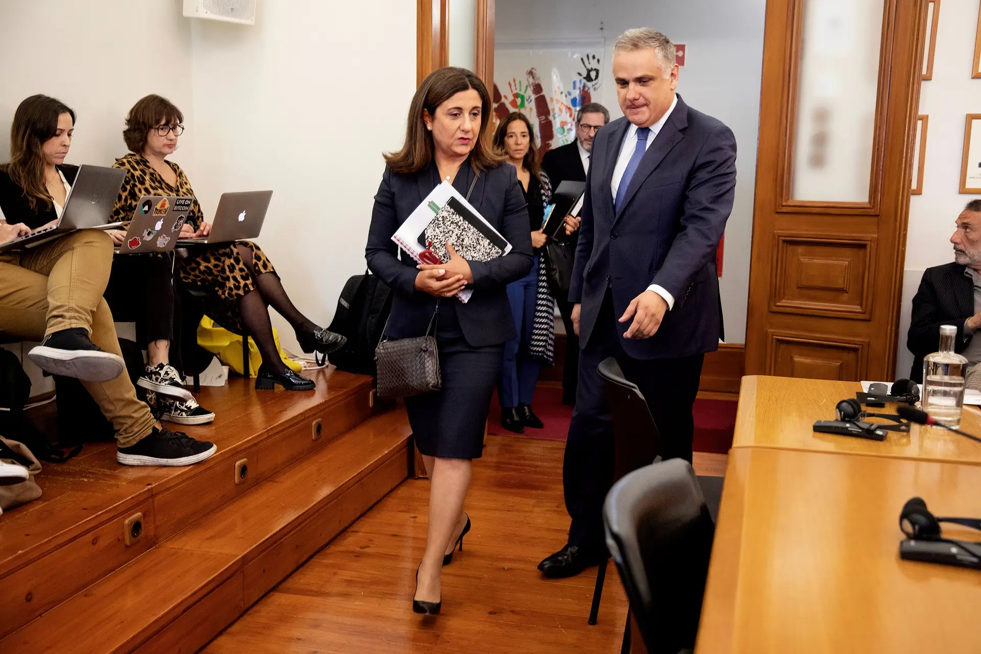 Comissão parlamentar da TAP pressiona o Governo a divulgar parecer sobre afastamento de Christine: se recusar haverá queixa à Procuradoria