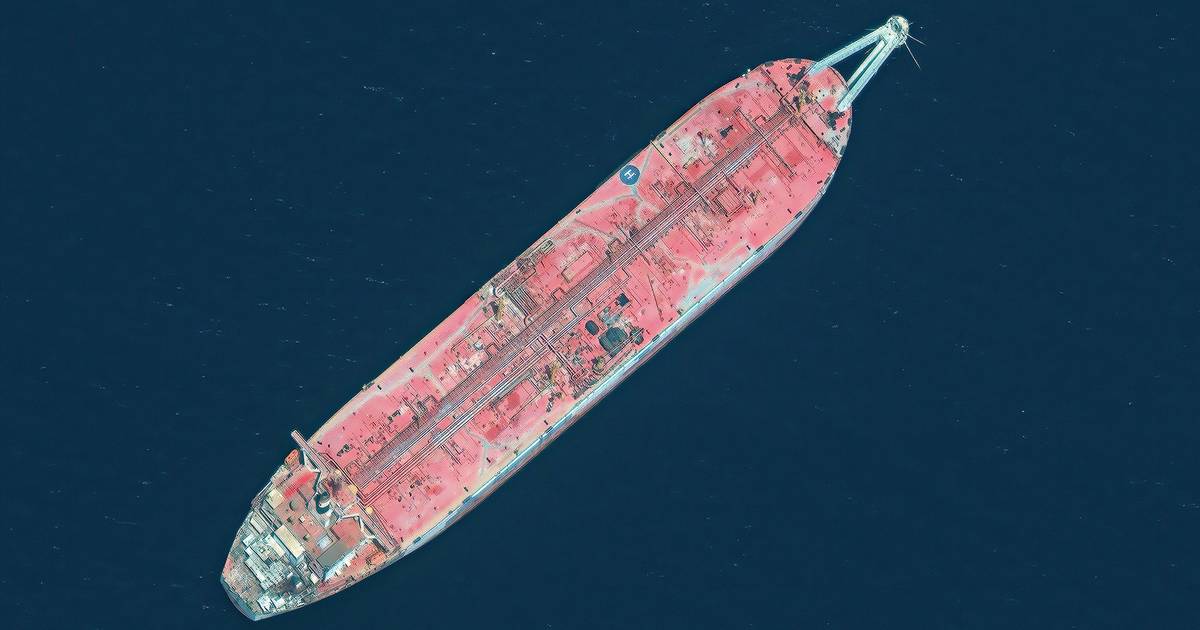 Iémen: Um ‘navio-fantasma’ a cair aos bocados e em risco de explodir