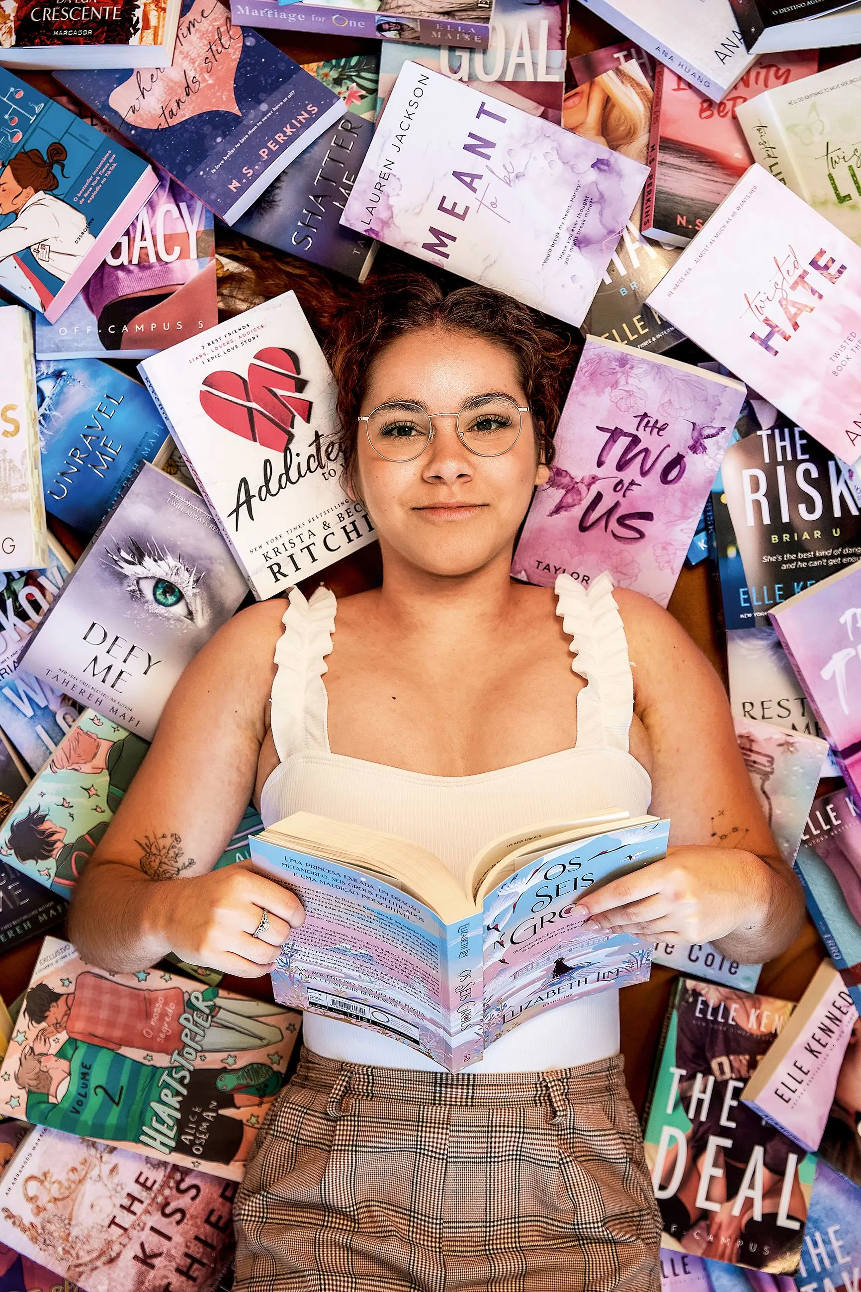 Mariana e Maria são booktokers e os seus vídeos já fizeram esgotar livros: há uma explosão de vendas entre os jovens