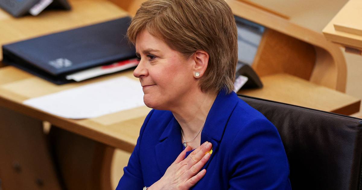 Ex-primeira ministra da Escócia, Nicola Sturgeon, foi detida pela polícia
